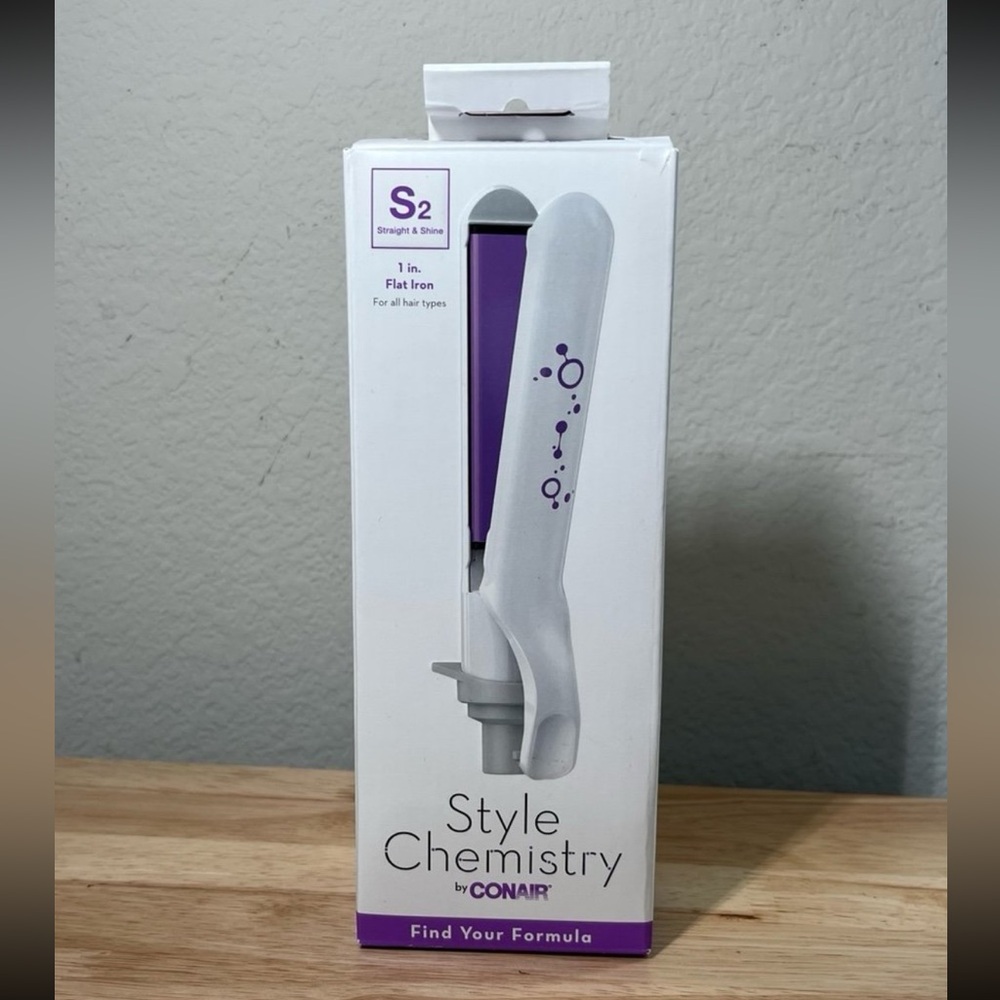 Conair Style Chemistry 1 in Flat Iron Attachment Straight and Shine